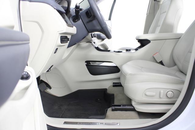 Used 2023 GMC Terrain Denali w/ Denali Premium Package image 18