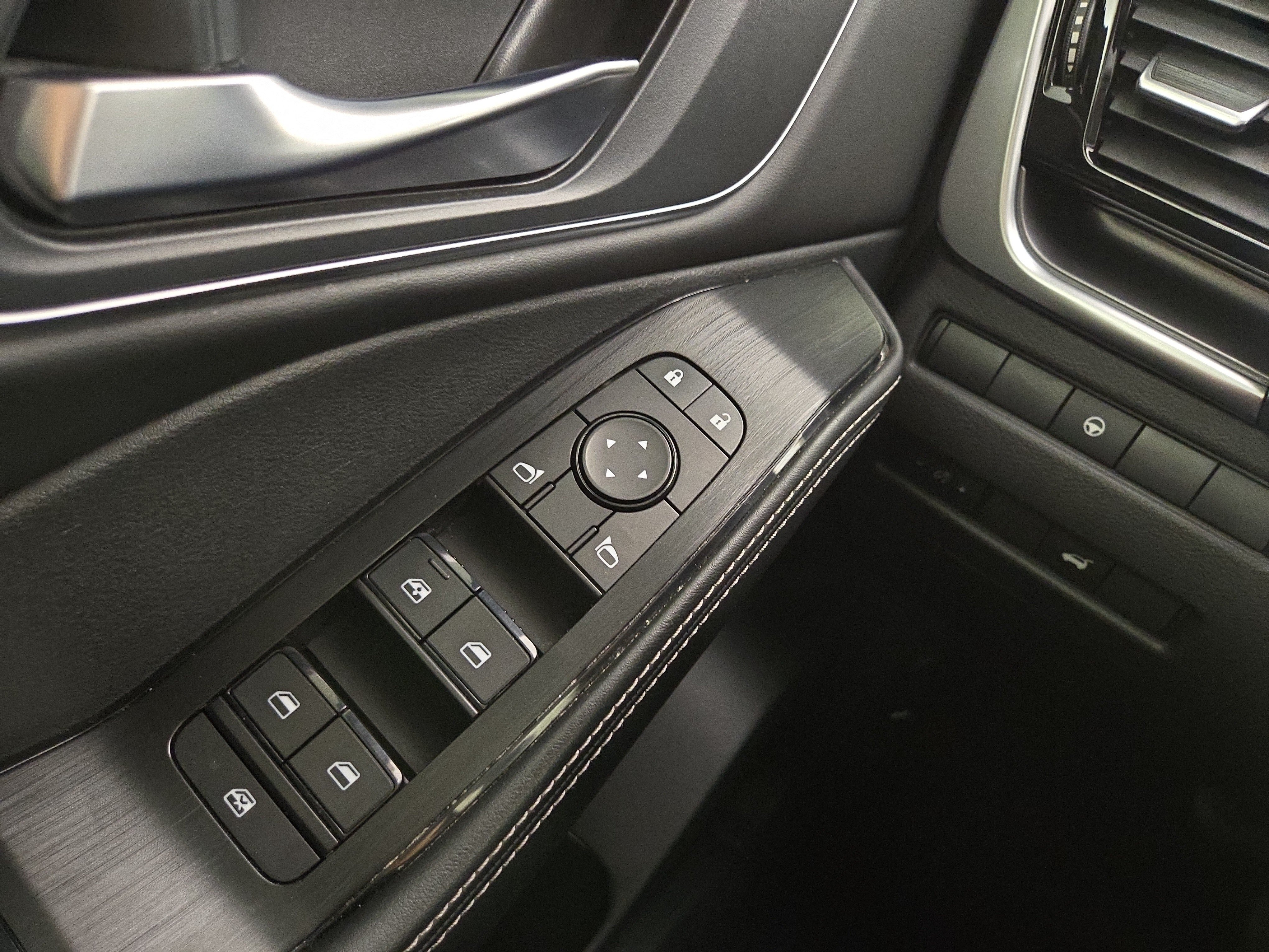 Used 2021 Nissan Rogue SV w/ Premium Package AWD/4WD image 29