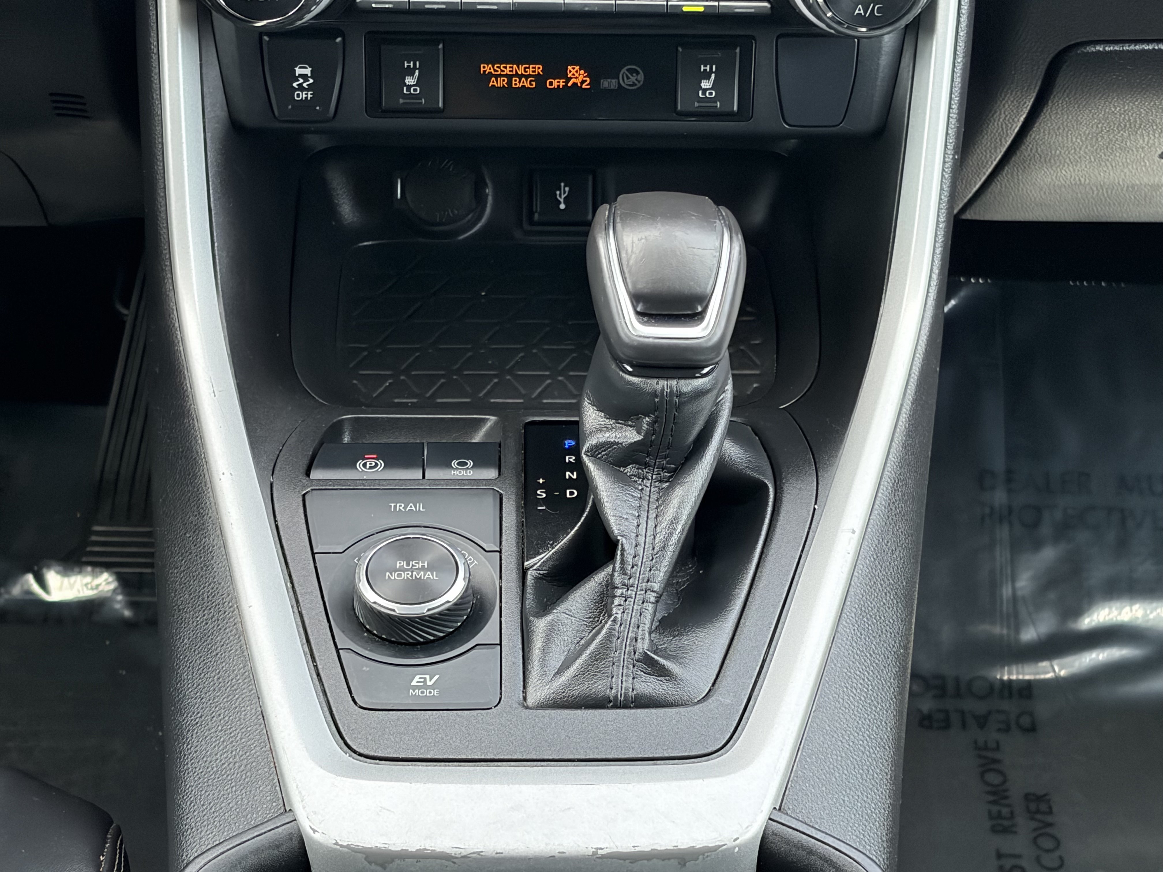 Certified 2022 Toyota RAV4 XLE Premium AWD/4WD image 15