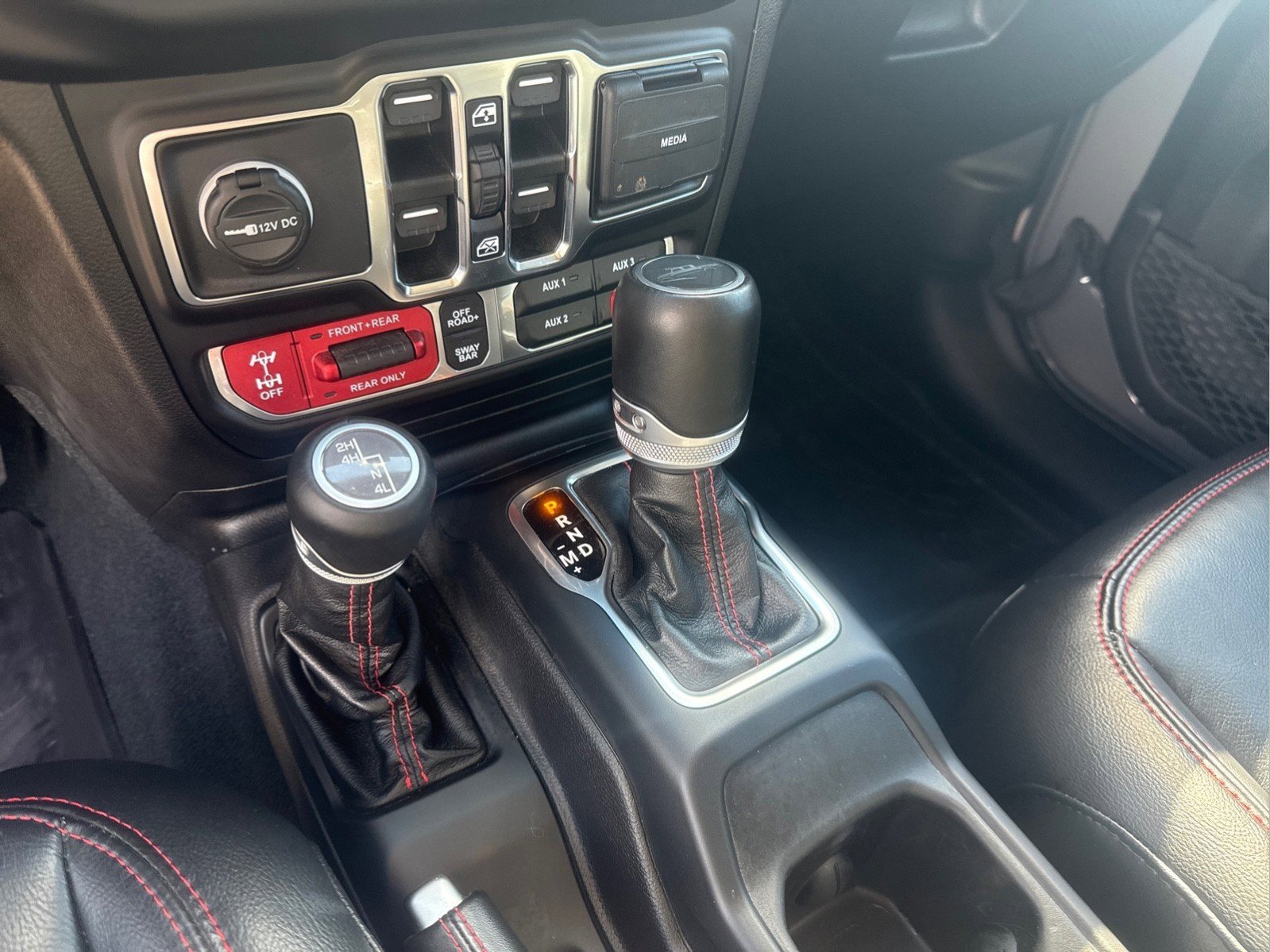 Used 2022 Jeep Gladiator Rubicon w/ LED Lighting Group image 16