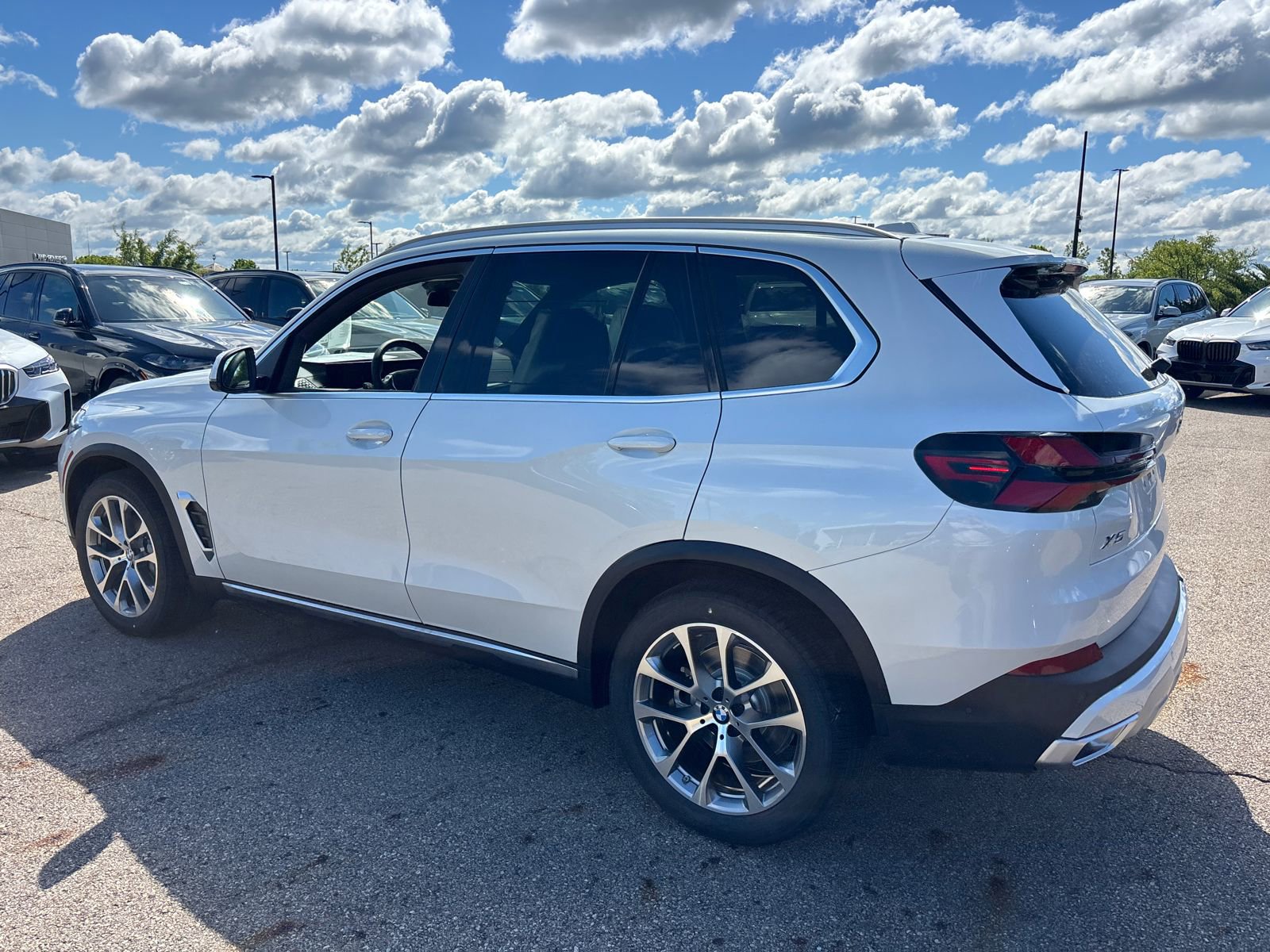 New 2026 BMW X5 xDrive40i AWD/4WD image 7