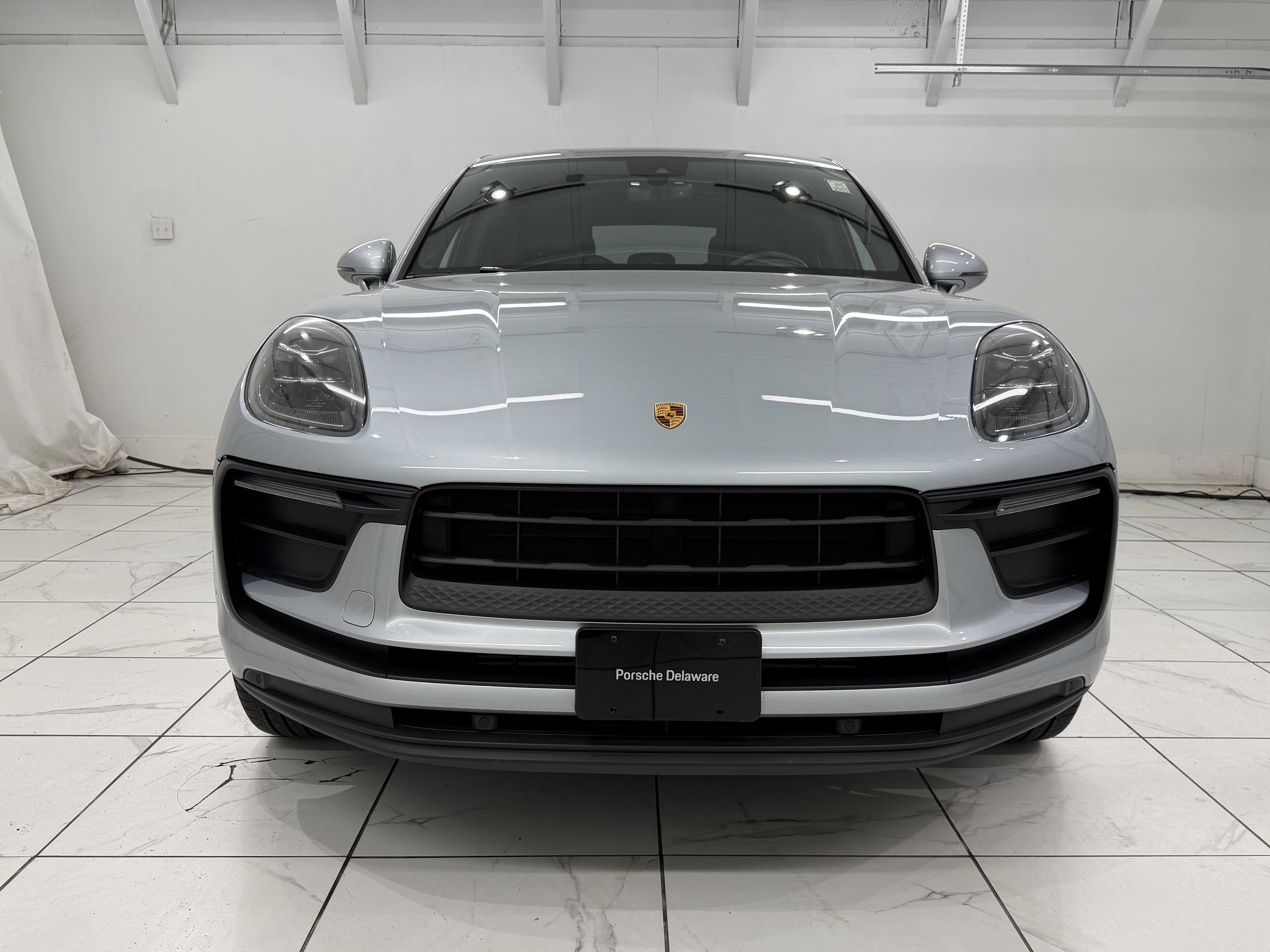Certified 2022 Porsche Macan image 9