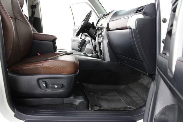 Used 2021 Toyota 4Runner Limited AWD/4WD image 23