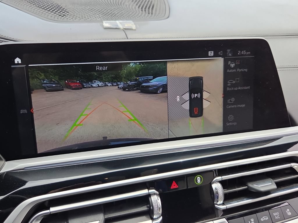 Used 2022 BMW X7 xDrive40i w/ M Sport Package AWD/4WD image 24