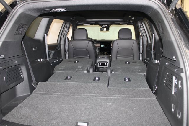 Used 2025 GMC Acadia Denali w/ LPO, Floor Liner Package image 41