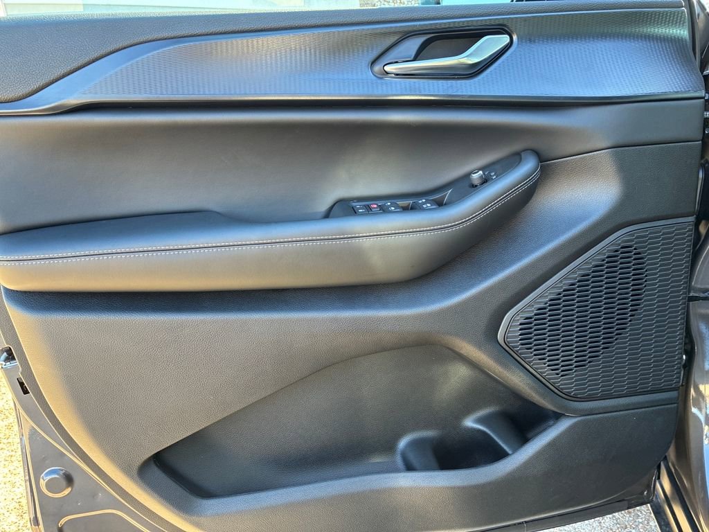 New 2025 Jeep Grand Cherokee image 9