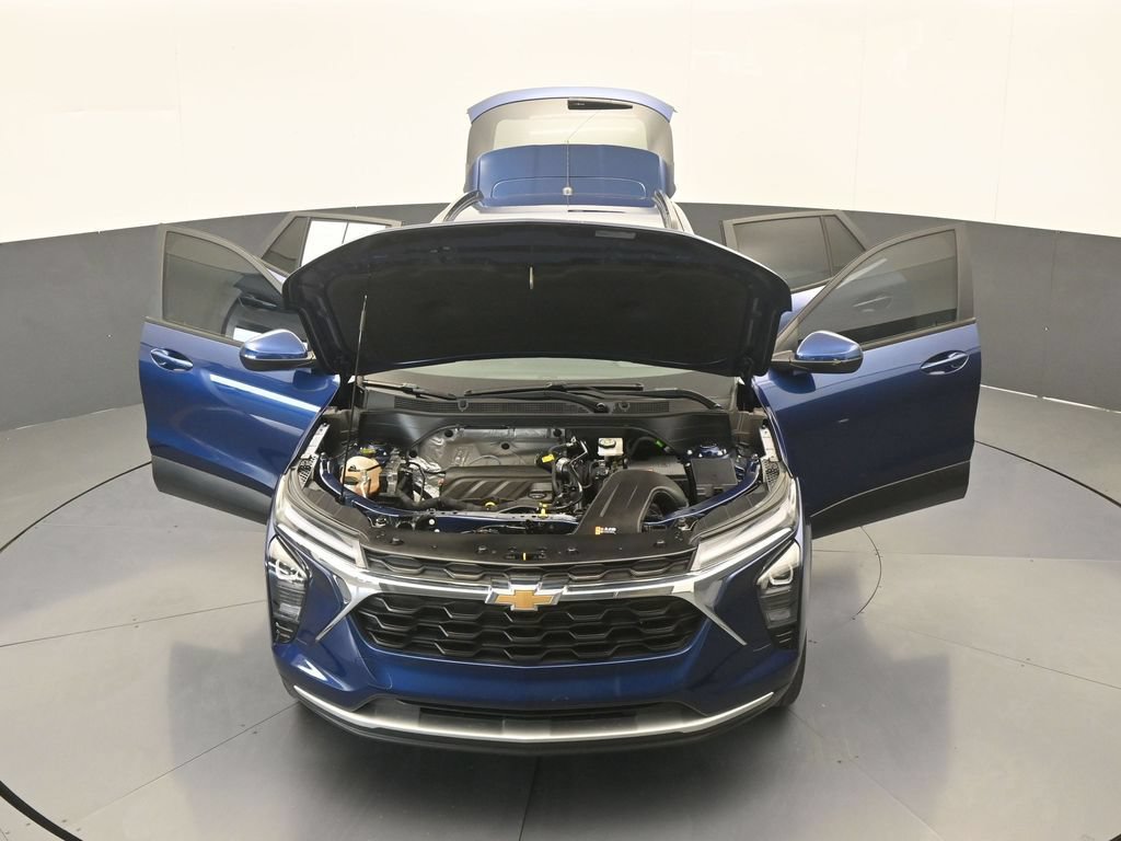 Used 2024 Chevrolet Trax LT FWD image 57