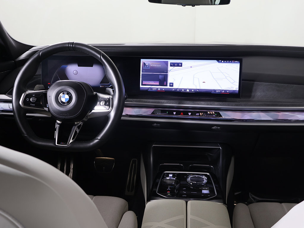 Used 2023 BMW 760i xDrive w/ Luxury Rear Seating Package AWD/4WD image 39