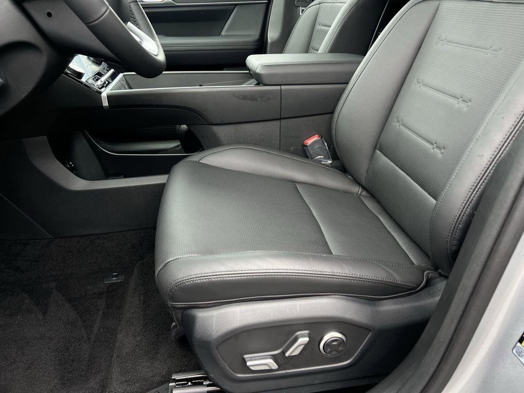 New 2025 Hyundai Santa Fe Limited image 10