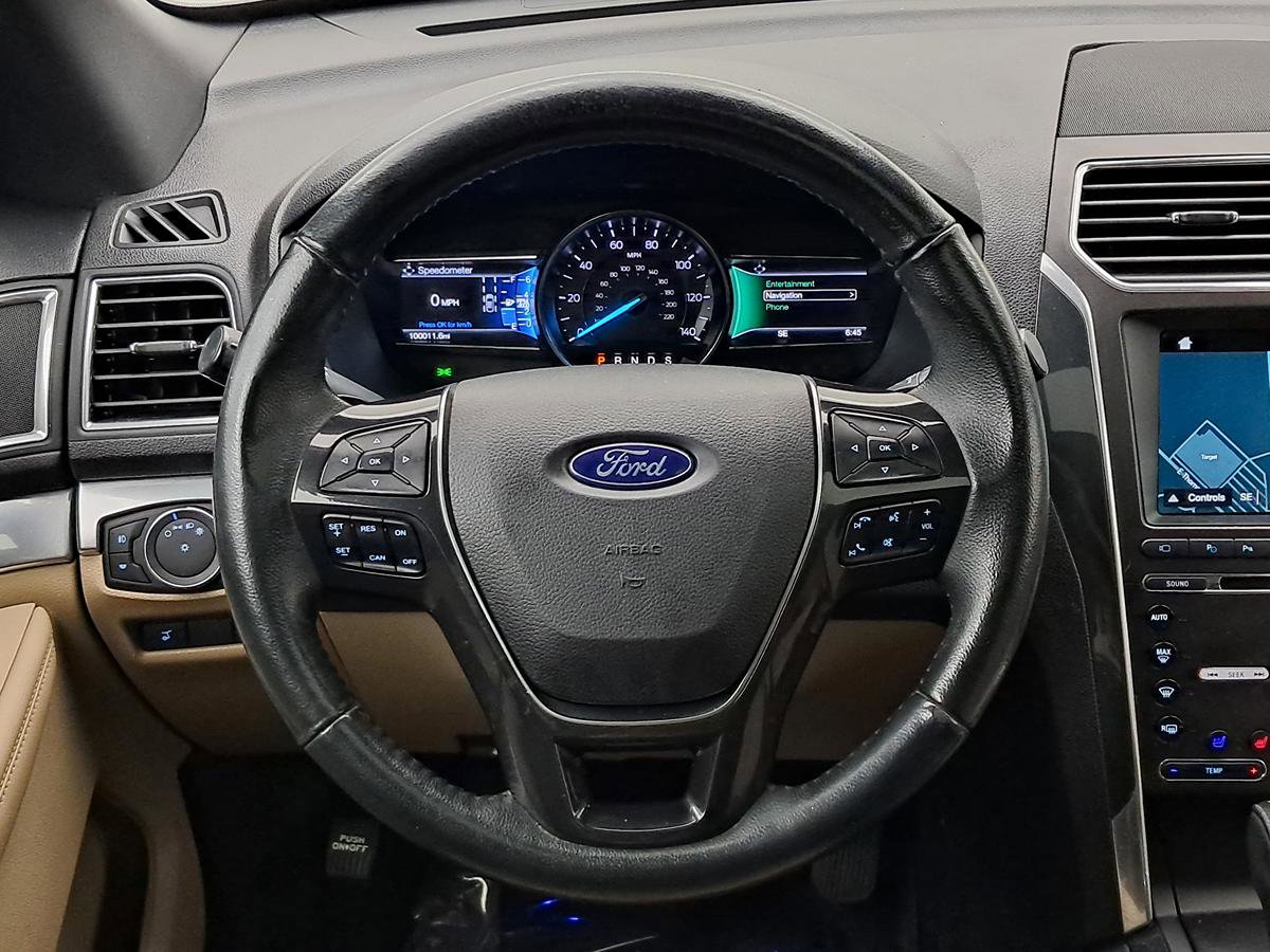 Used 2017 Ford Explorer Limited w/ Equipment Group 301A FWD image 11