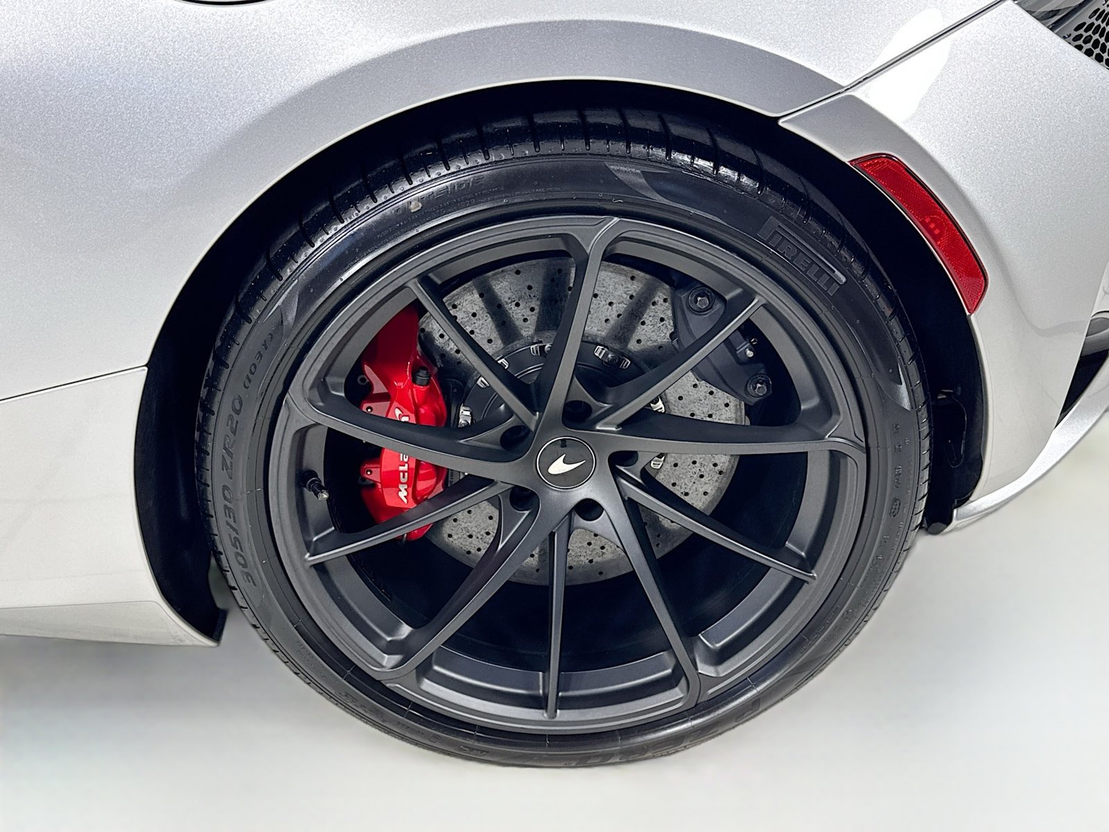 Used 2026 McLaren 750S Spider RWD image 10