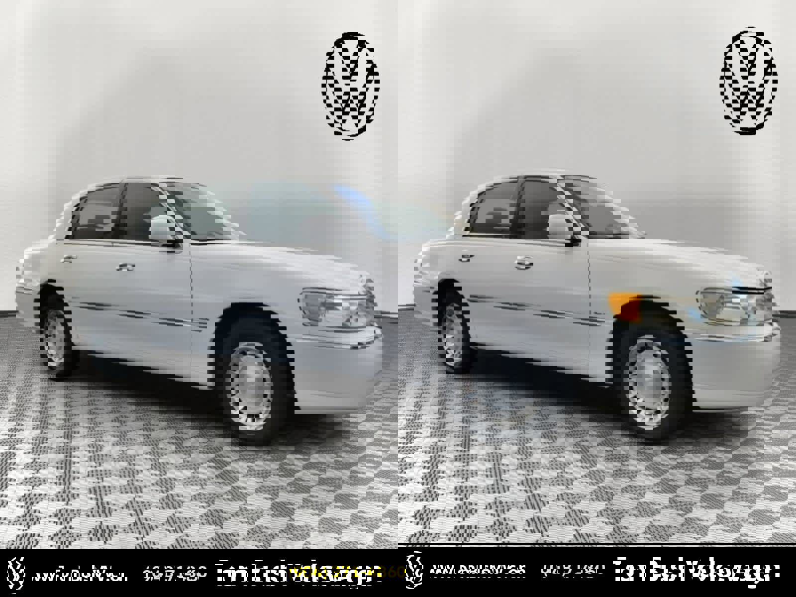 Used 2001 Lincoln Town Car Executive image 1