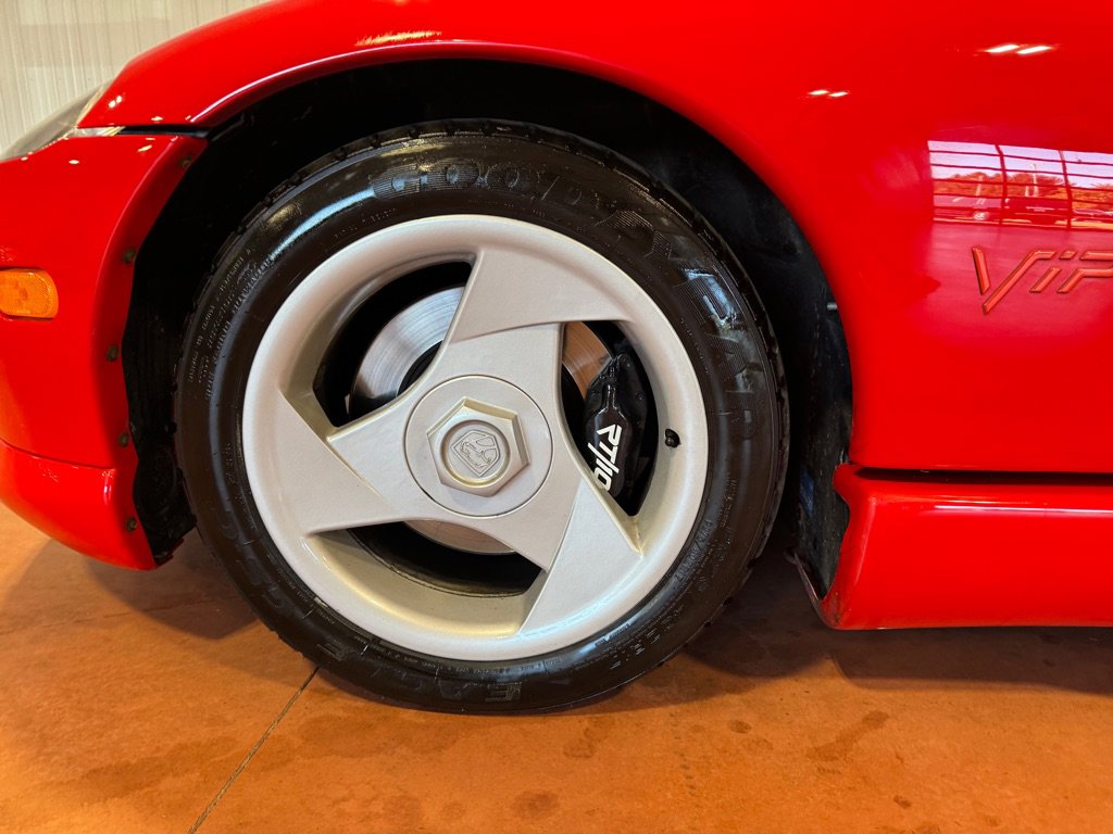 Used 1994 Dodge Viper RT/10 image 18