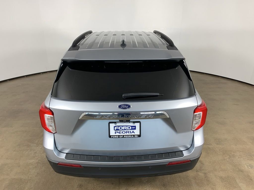 Used 2022 Ford Explorer XLT image 11