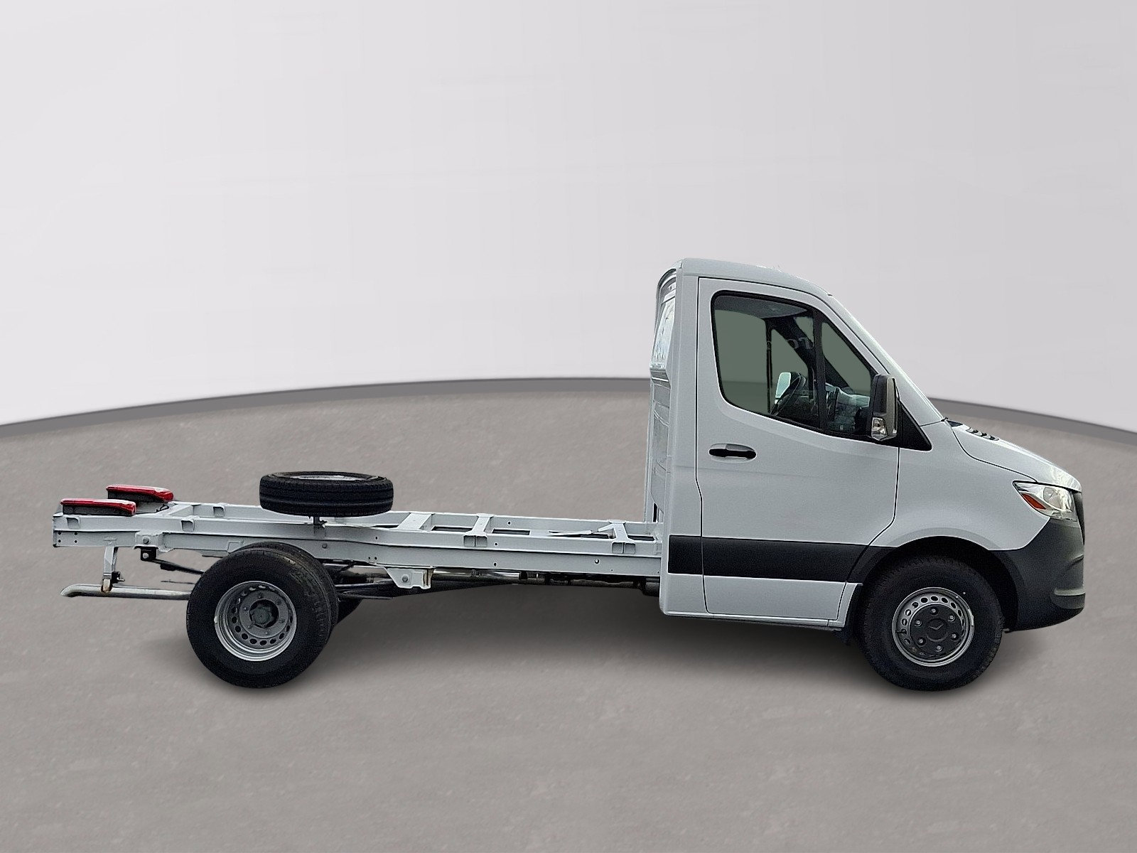 Used 2024 Mercedes-Benz Sprinter 4500 image 4