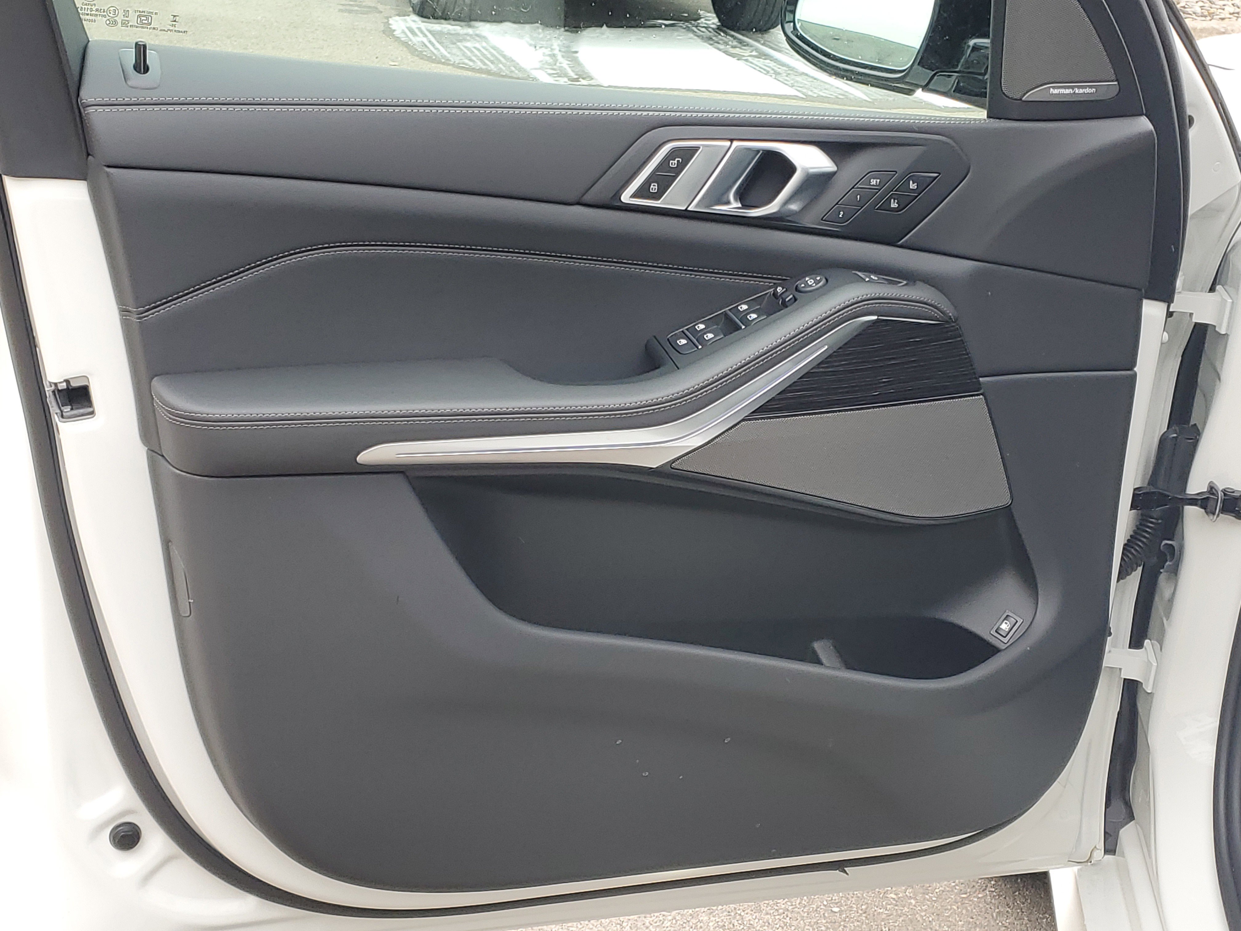 New 2026 BMW X5 xDrive50e image 5