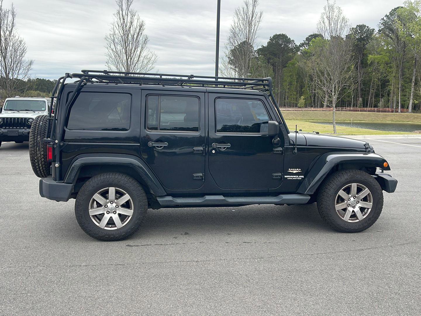 Used 2013 Jeep Wrangler Unlimited Sahara w/ Dual Top Group image 8