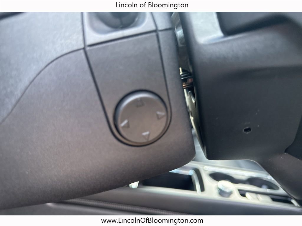 New 2025 Lincoln Corsair Reserve w/ Equipment Group 202A image 28