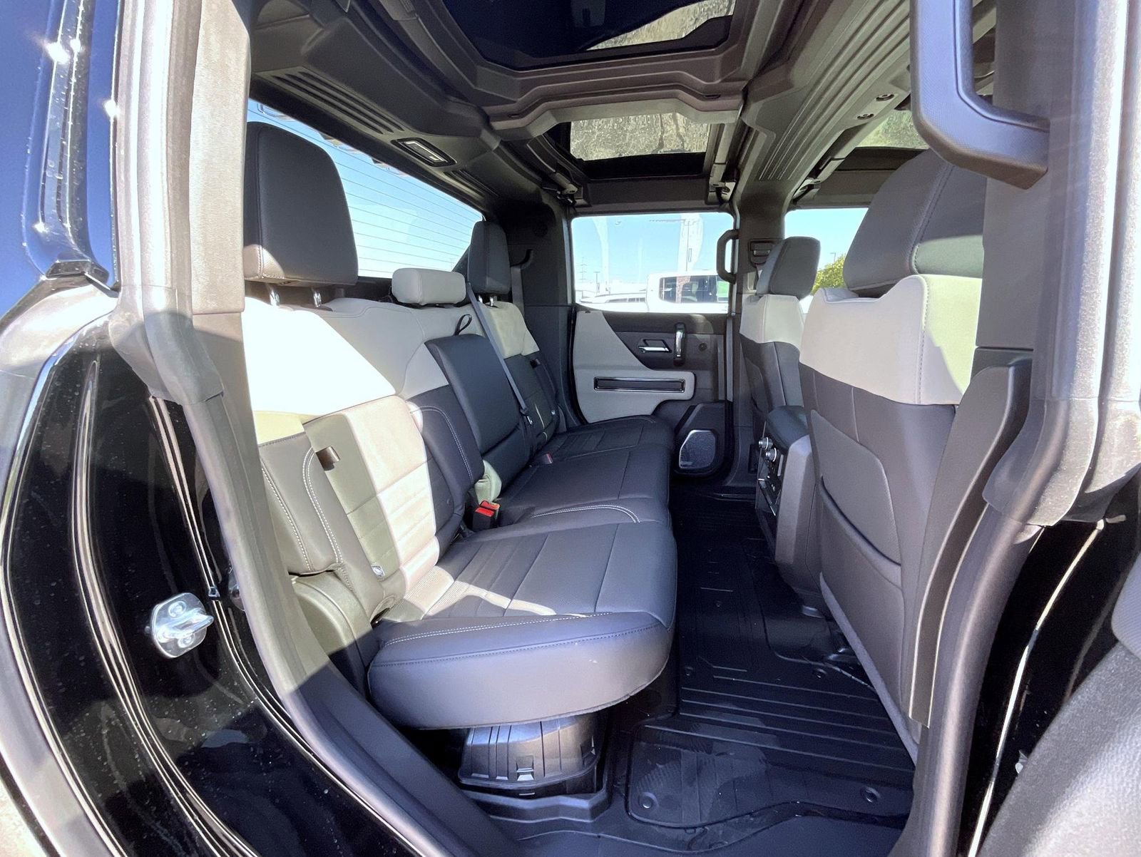 New 2026 GMC Hummer EV 4x4 Crew Cab w/ Battery Pack, 24 Module Pack image 18