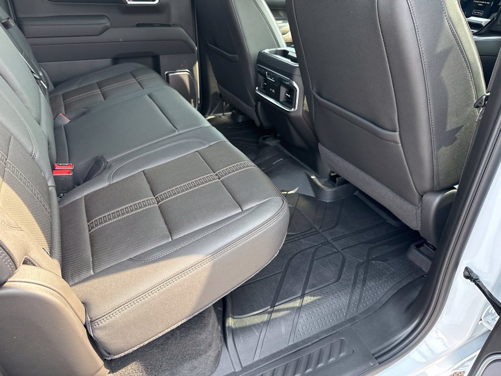 Used 2026 Chevrolet Silverado 1500 High Country AWD/4WD image 19