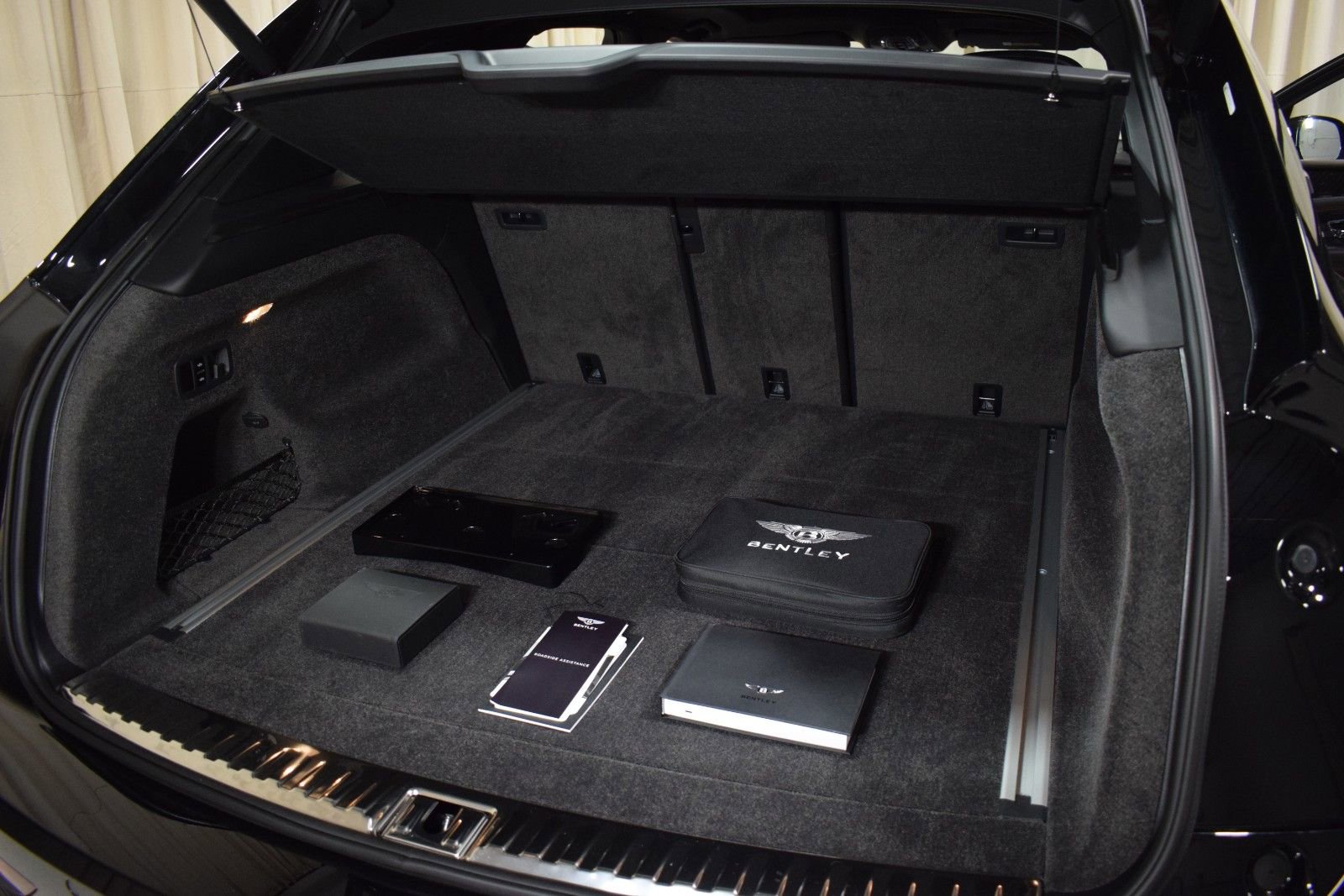 New 2025 Bentley Bentayga AWD/4WD image 42