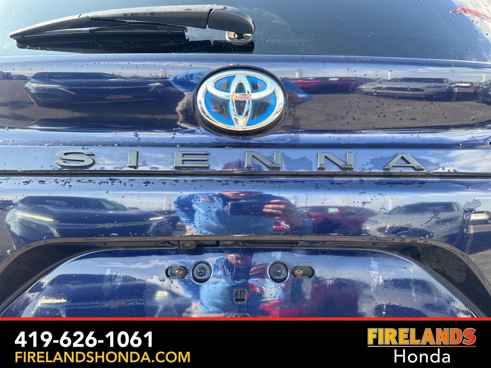 Used 2024 Toyota Sienna XLE image 33