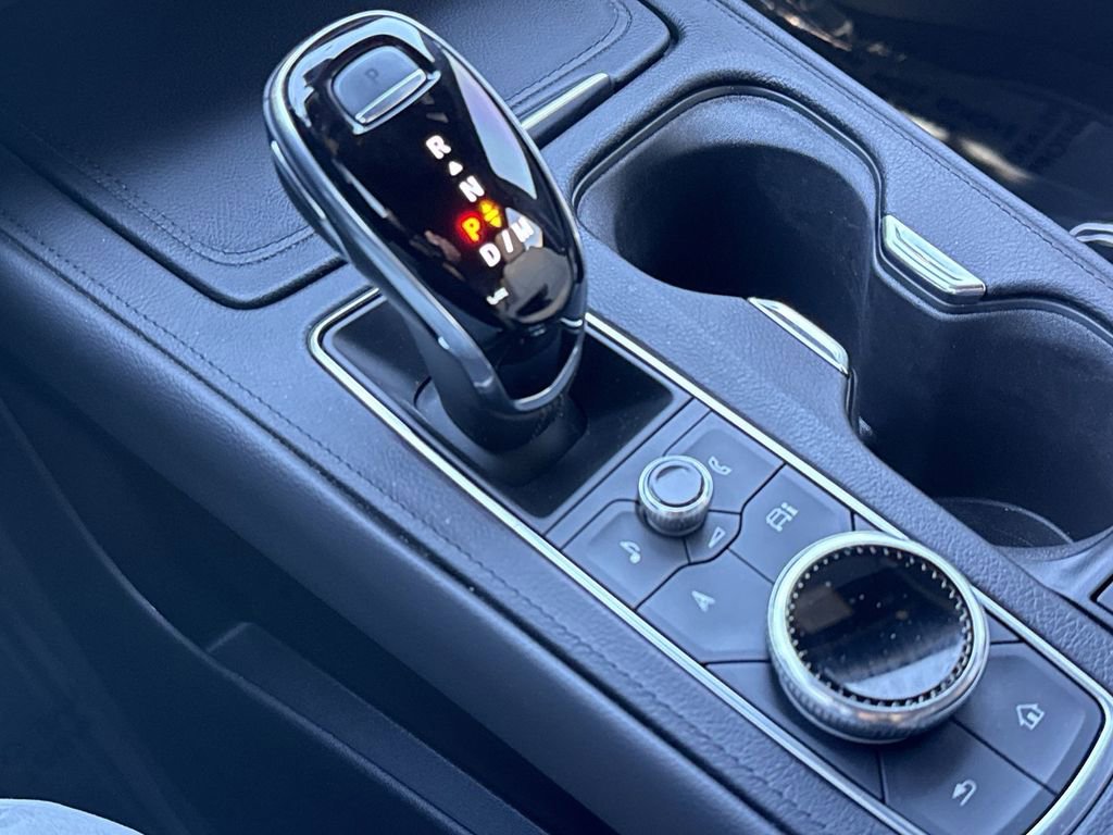 Used 2024 Cadillac XT4 Luxury image 16