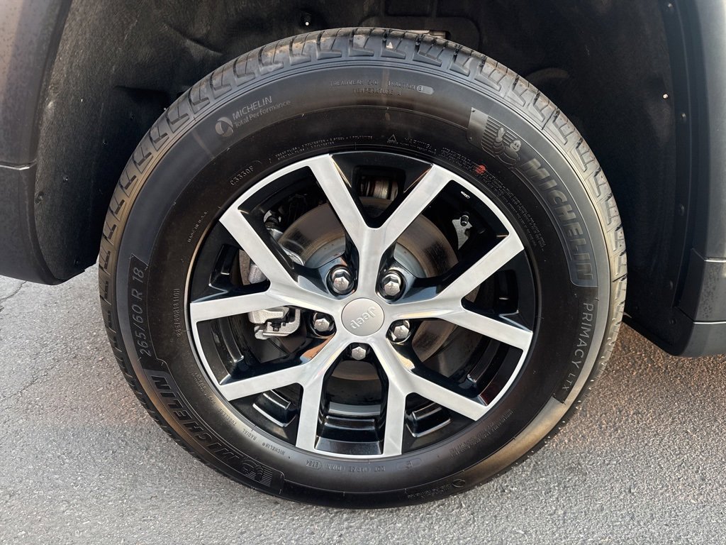 Certified 2024 Jeep Grand Cherokee Limited image 10