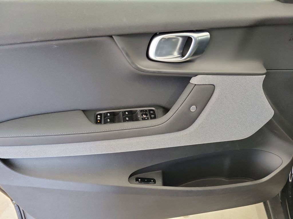 Used 2023 Polestar Polestar 2 w/ Pilot Pack image 19