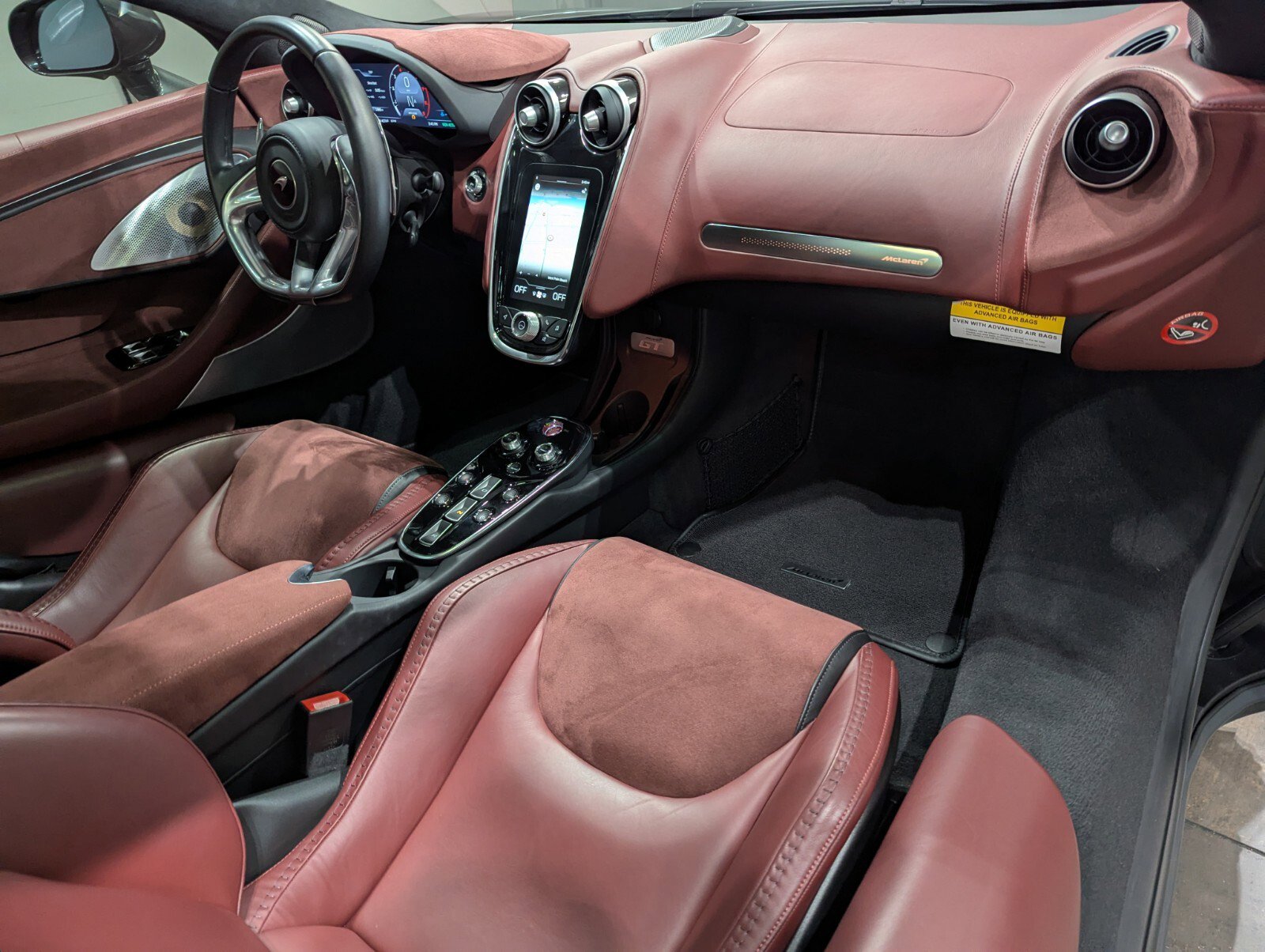 Used 2022 McLaren GT image 18