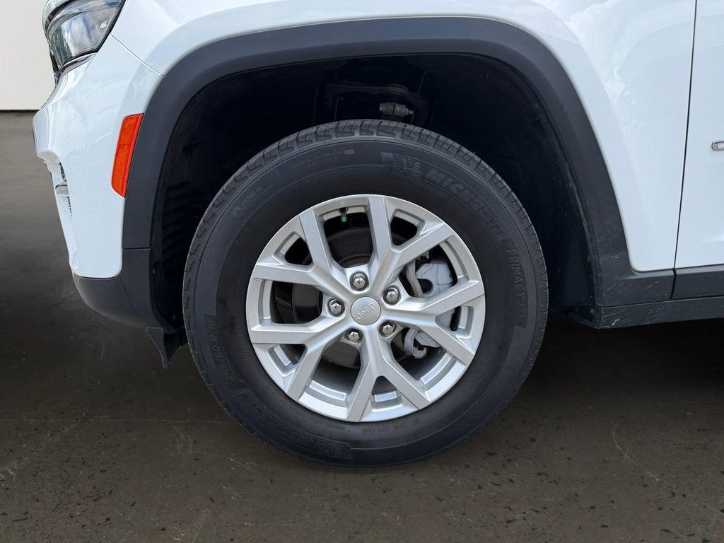 Used 2023 Jeep Grand Cherokee Limited AWD/4WD image 10