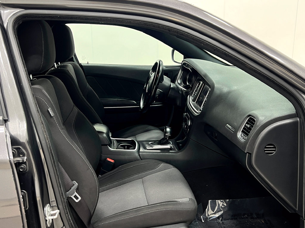 Used 2022 Dodge Charger SXT AWD/4WD image 33