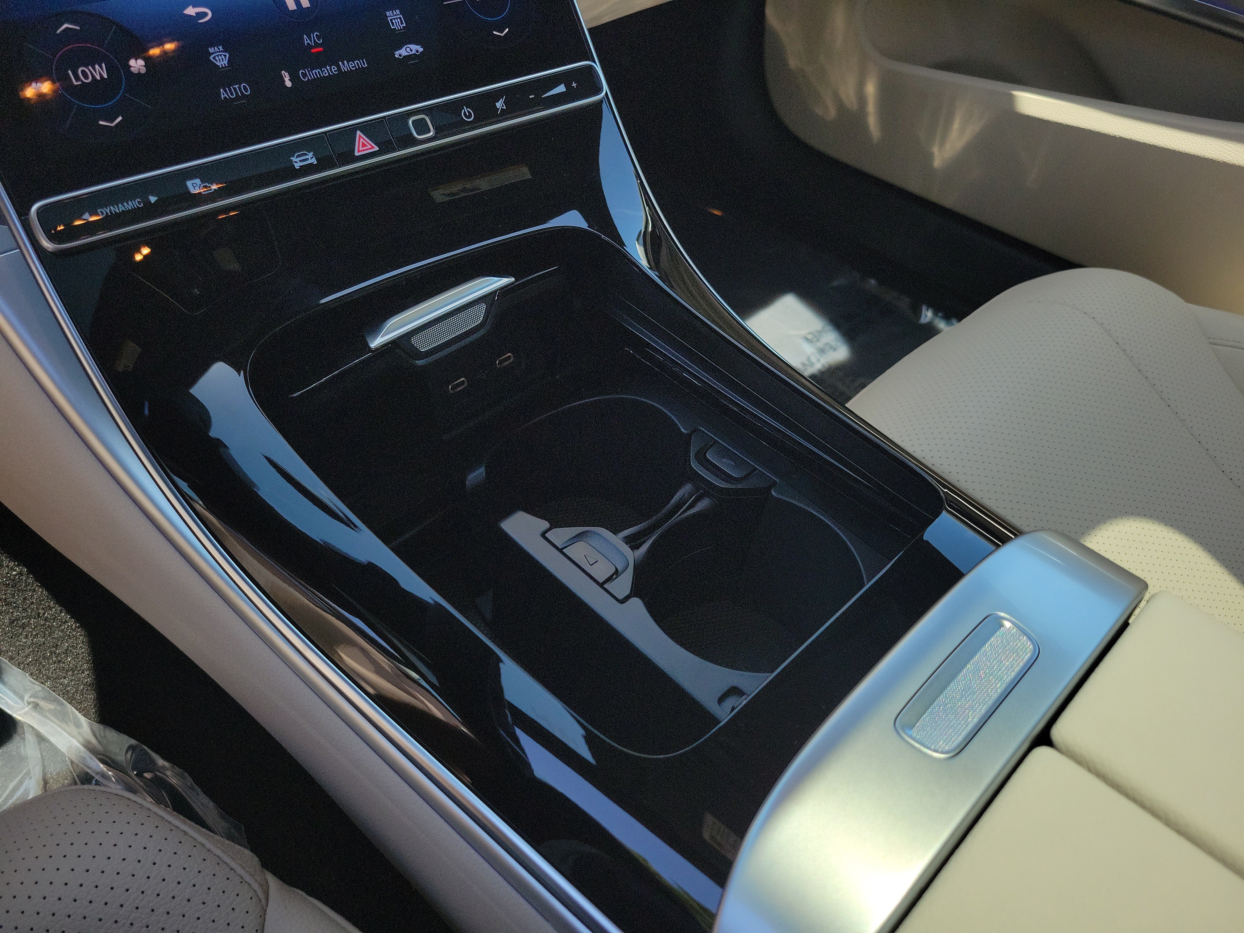 New 2026 Mercedes-Benz CLE 300 4MATIC Coupe image 14