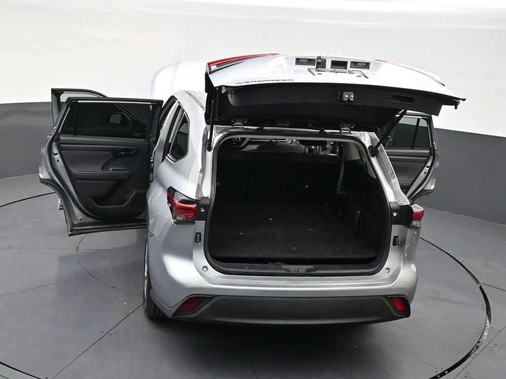 Used 2020 Toyota Highlander L image 33