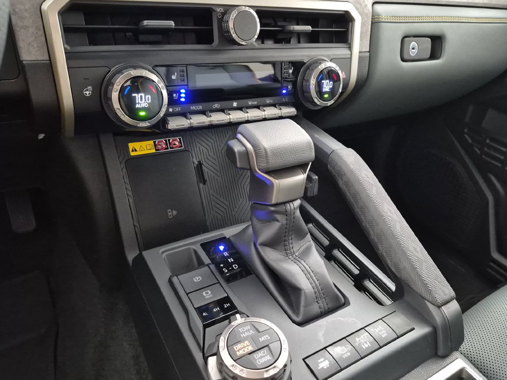 Used 2025 Toyota Tacoma 4x4 Double Cab Hybrid image 21