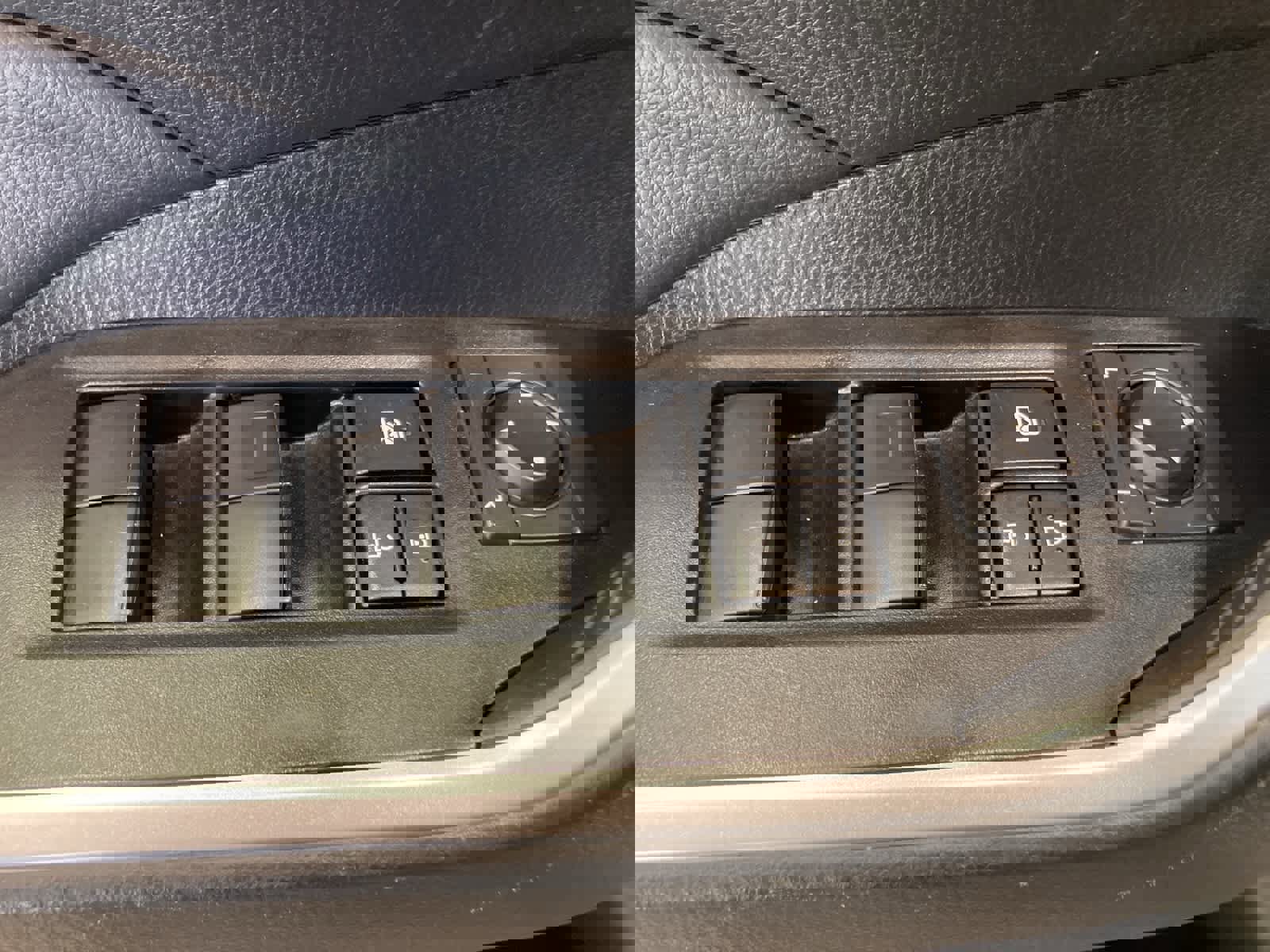 Used 2024 Toyota RAV4 LE image 12