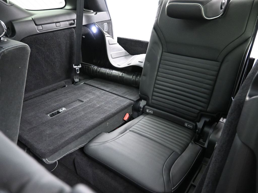 Used 2018 Land Rover Discovery HSE image 25