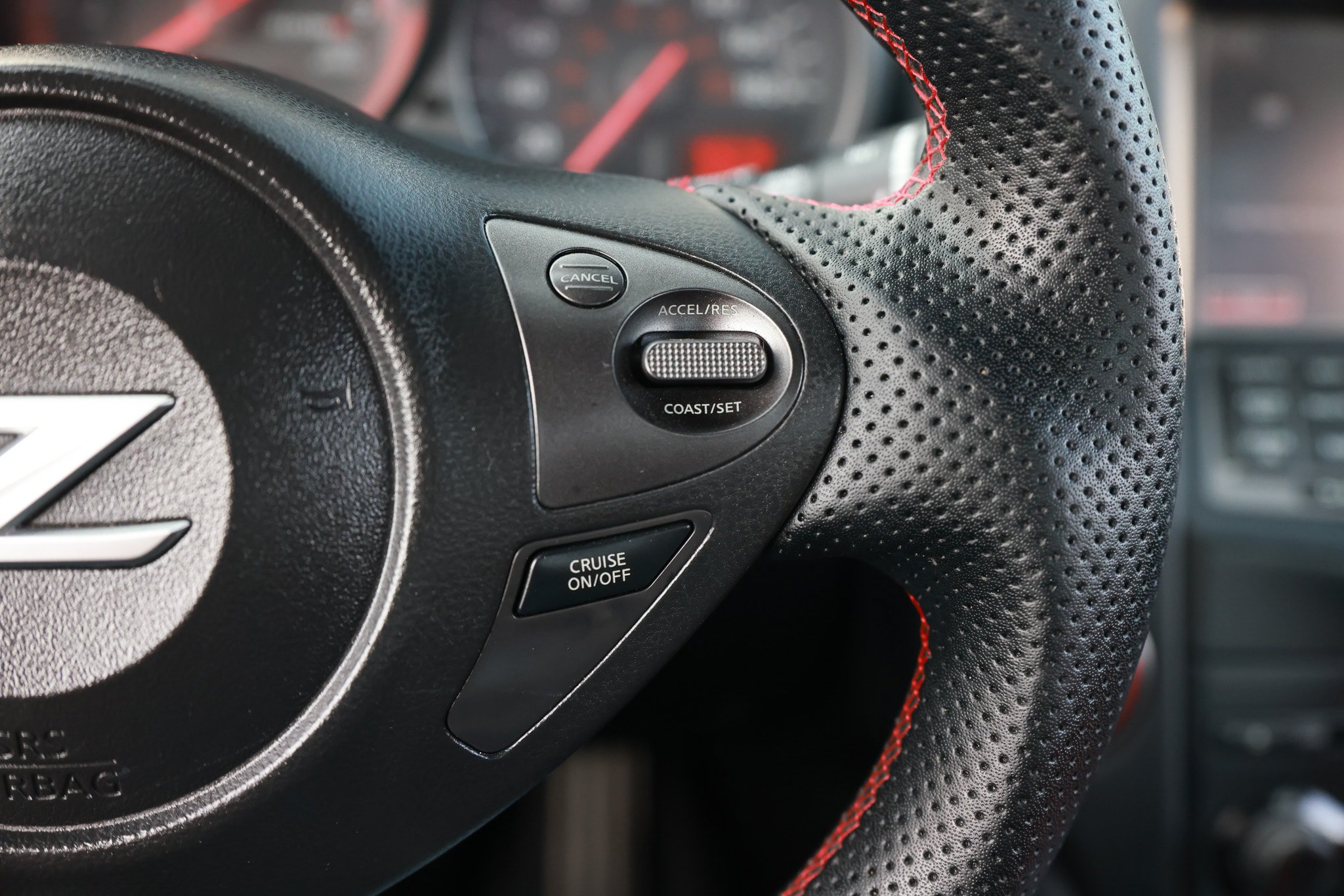 Used 2016 Nissan 370Z NISMO RWD image 26