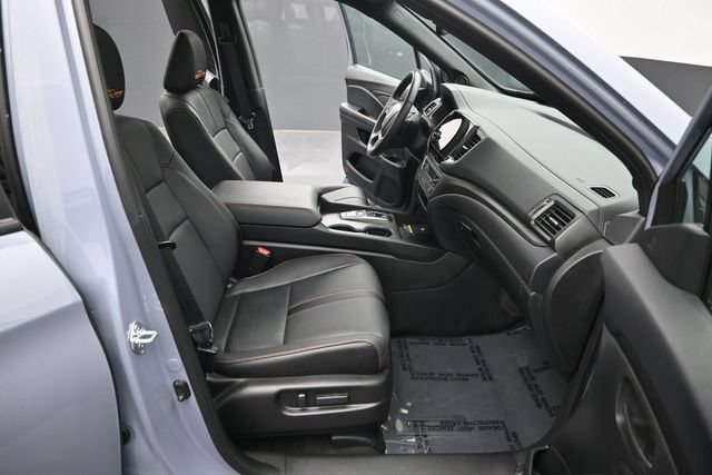 Certified 2025 Honda Passport TrailSport image 34