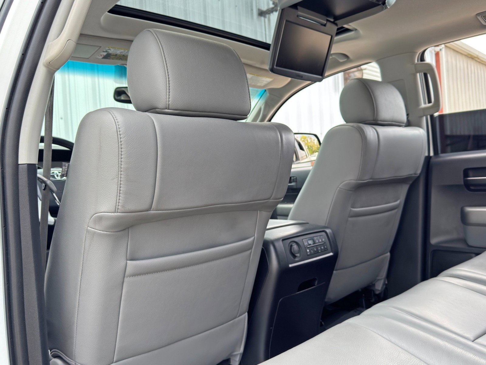 Used 2016 Toyota Sequoia SR5 image 34