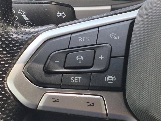 Used 2020 Volkswagen Atlas Cross Sport SE w/ Panoramic Sunroof Package FWD image 8