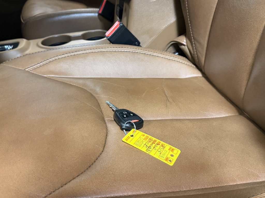 Used 2015 Jeep Wrangler Unlimited Sahara w/ Connectivity Group AWD/4WD image 20