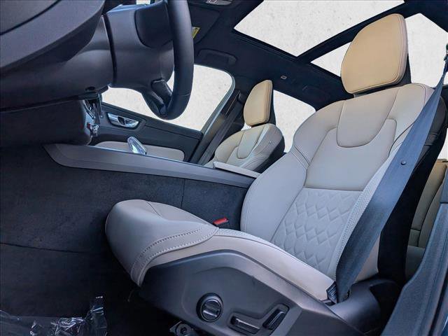 New 2026 Volvo XC60 B5 Plus w/ Climate Package image 4