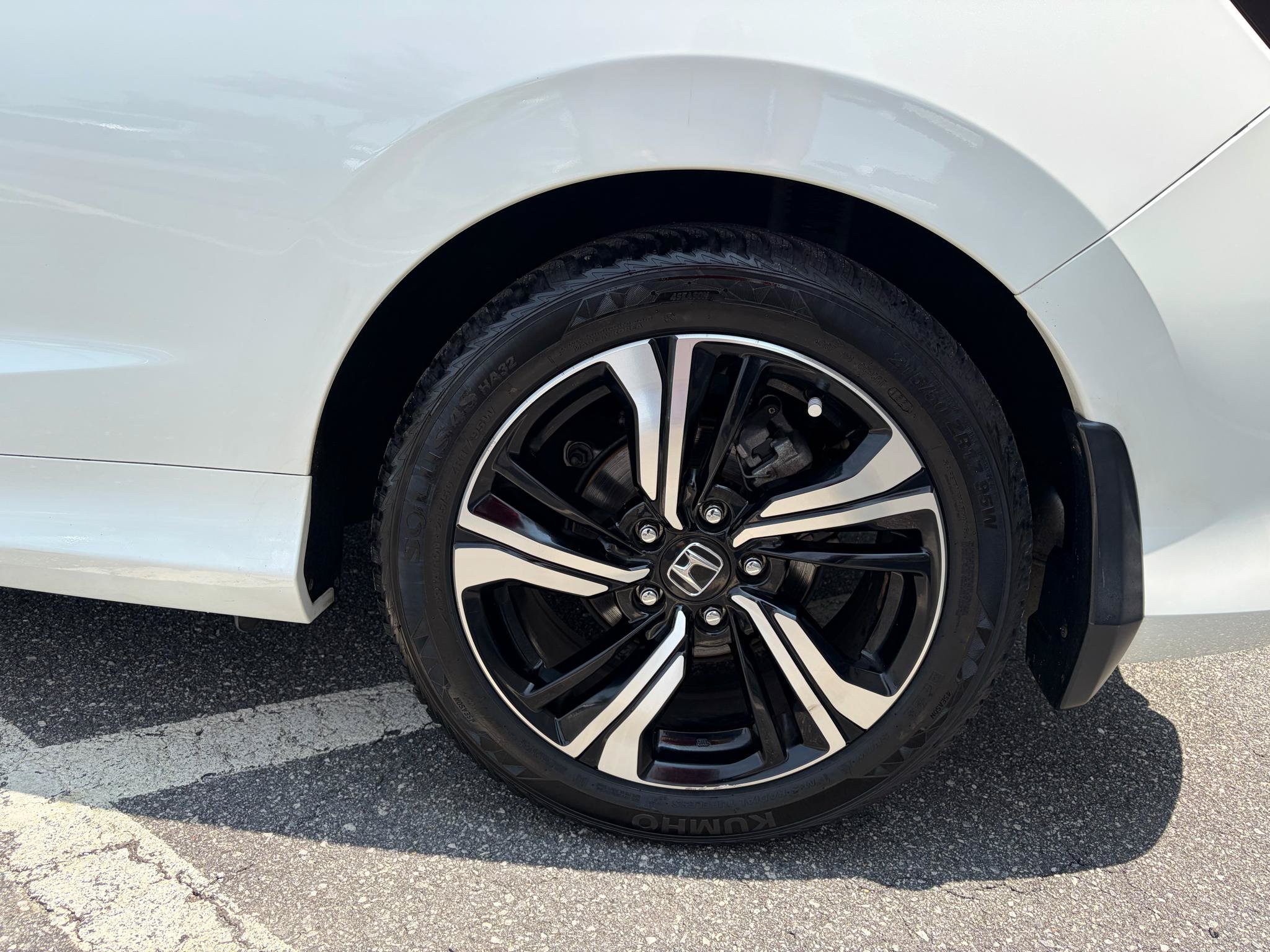 Used 2017 Honda Civic Touring image 28