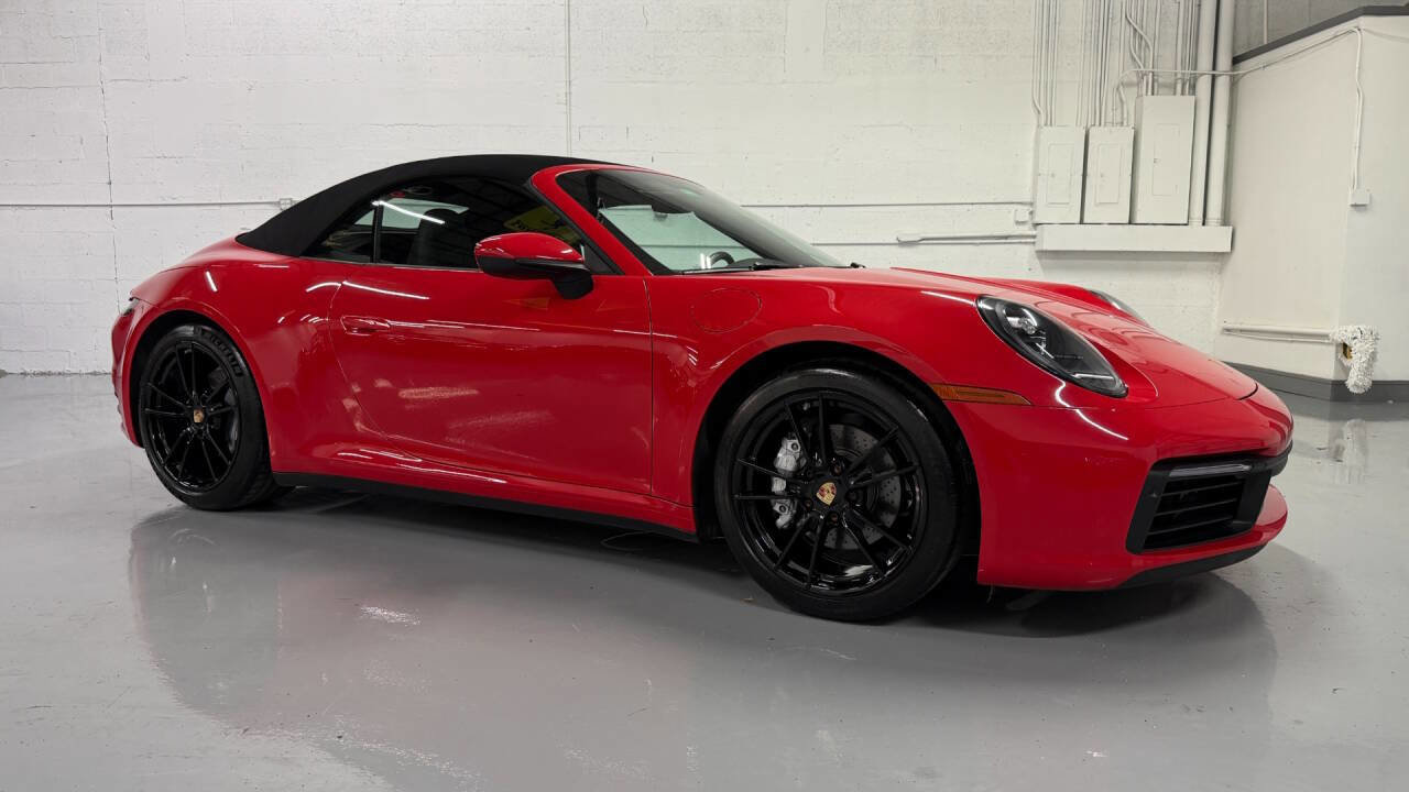 Used 2023 Porsche 911 Carrera image 2