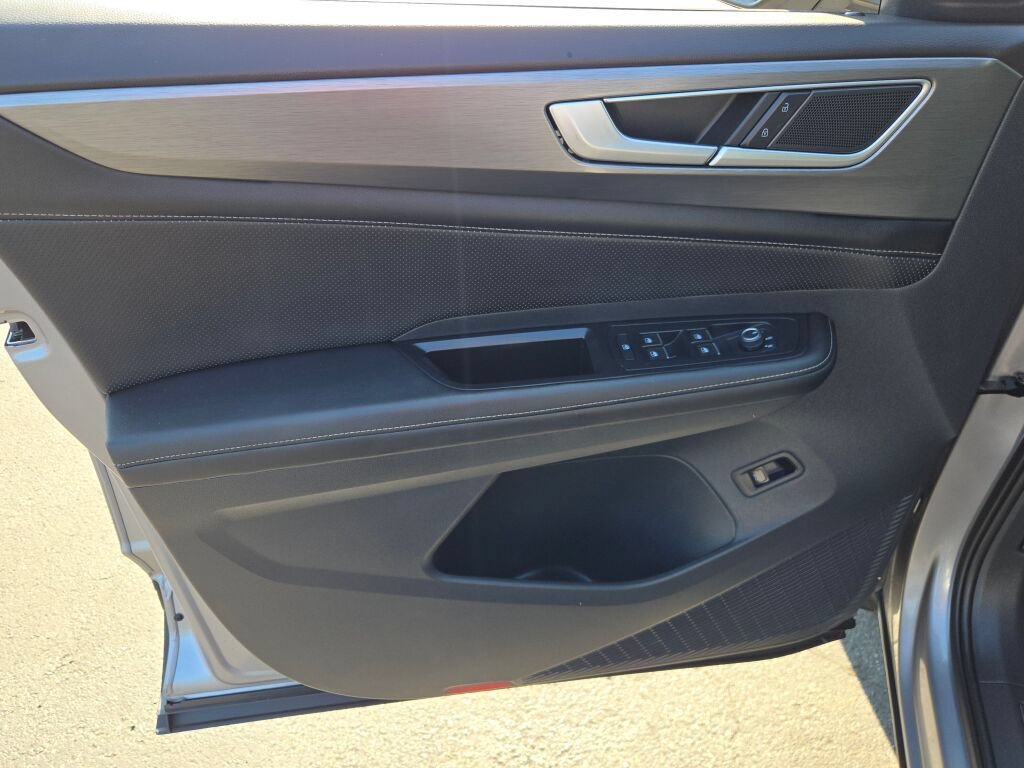 Used 2024 Volkswagen Atlas Cross Sport SE w/ Panoramic Sunroof Package AWD/4WD image 28