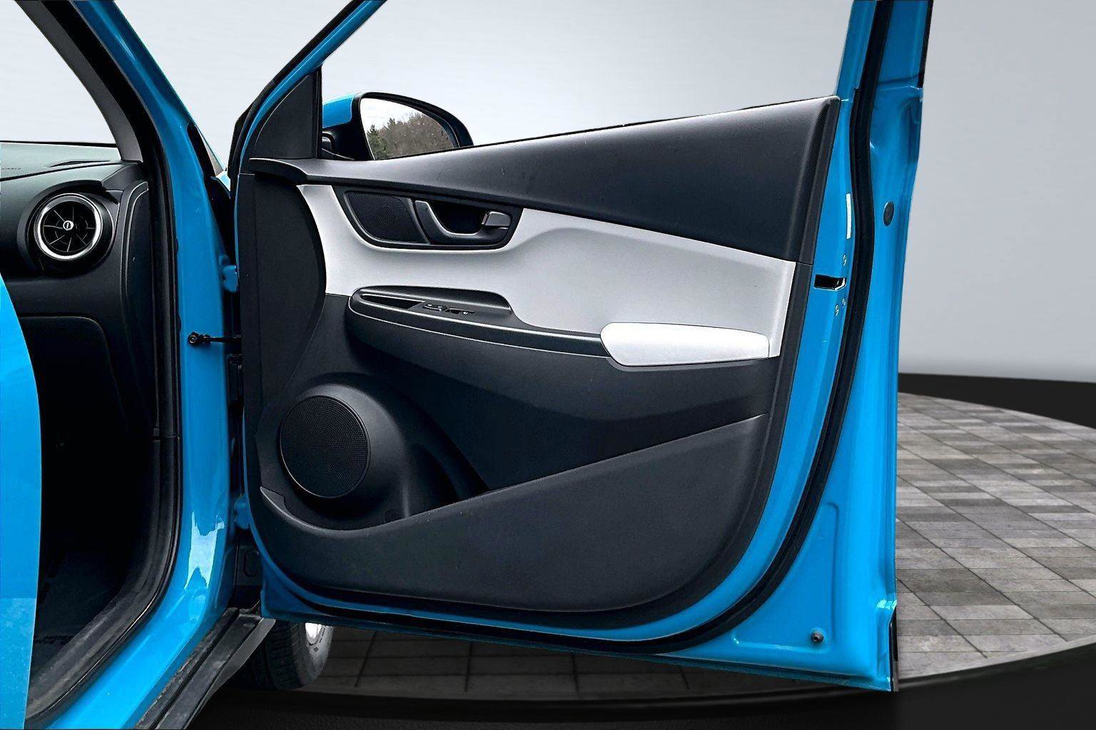 Used 2022 Hyundai Kona SEL image 25