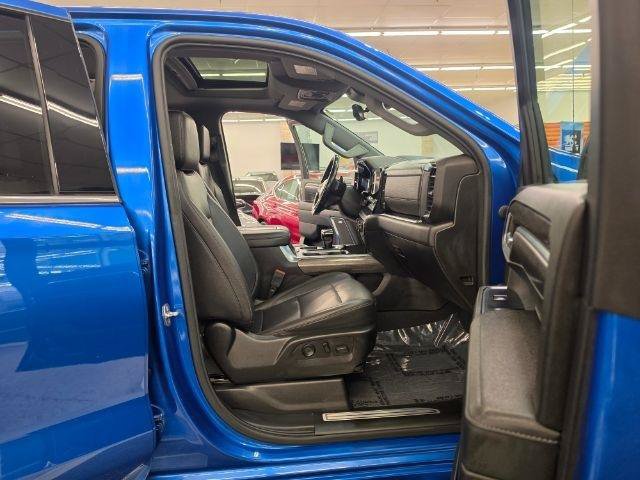 Used 2022 Chevrolet Silverado 1500 LTZ w/ Technology Package AWD/4WD image 36