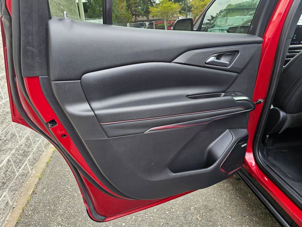 Used 2024 Chevrolet Traverse RS w/ LPO, Floor Liner Package image 18