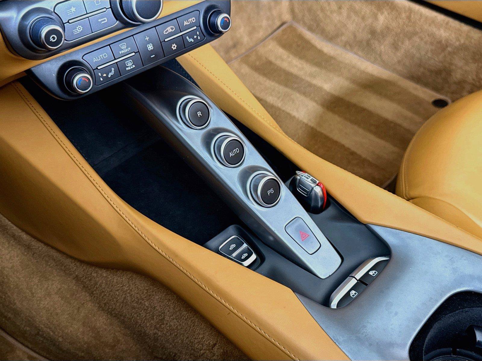 Used 2019 Ferrari Portofino RWD image 21